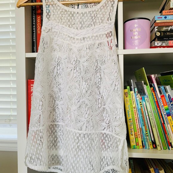 Woman Top - Picture 2 of 4